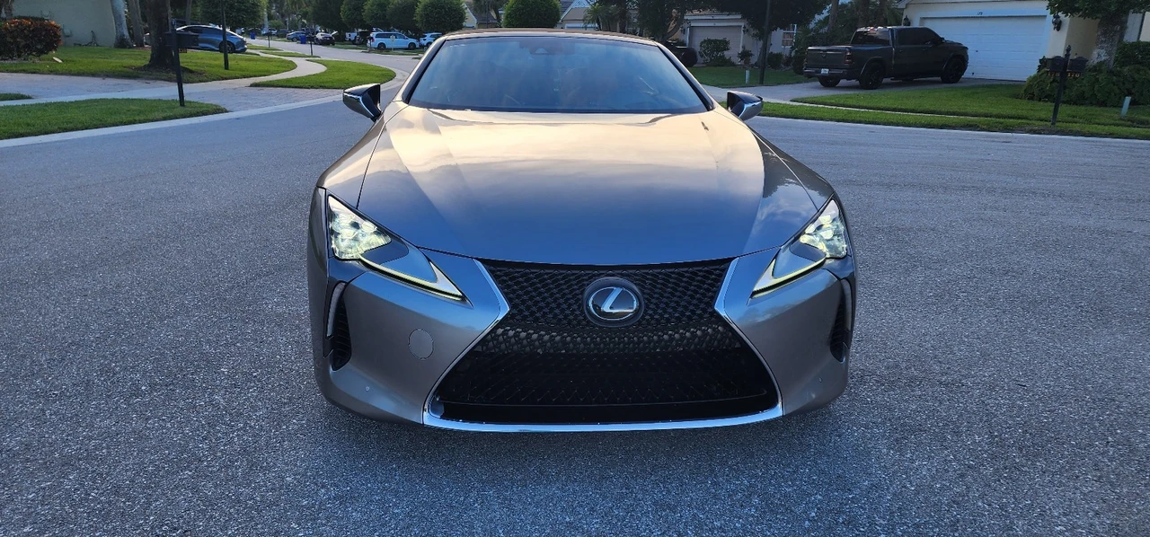 2021 Lexus LC - Image 13 of 31