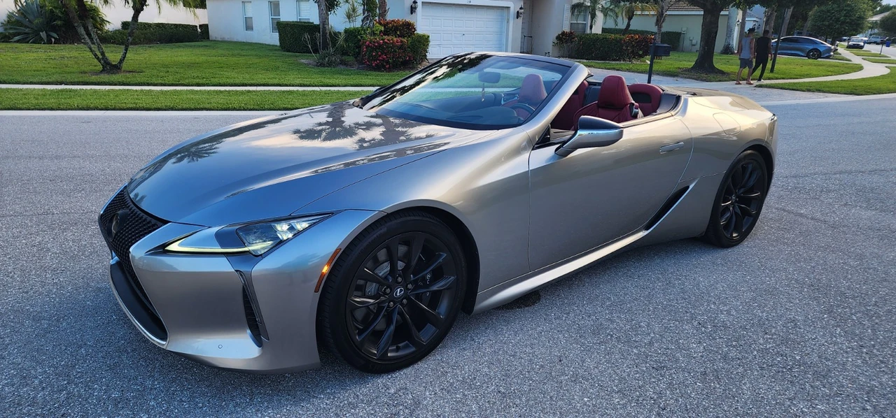 2021 Lexus LC - Image 24 of 31