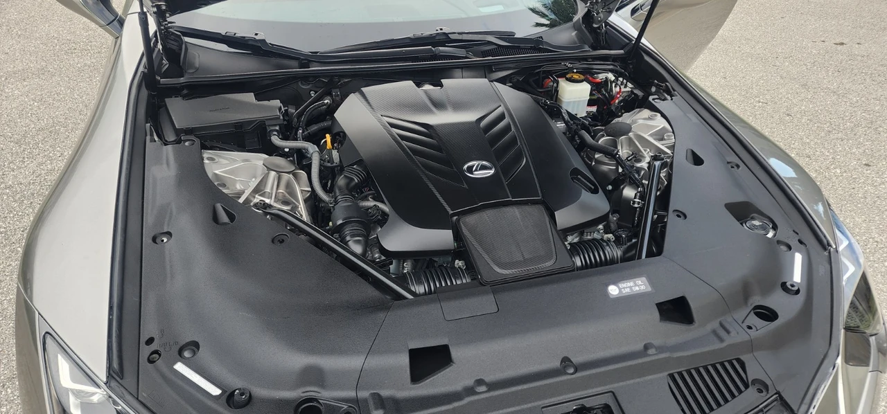 2021 Lexus LC - Image 17 of 31