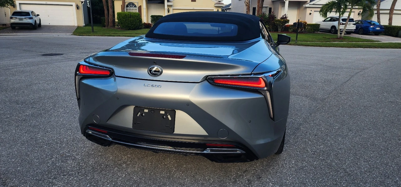 2021 Lexus LC - Image 19 of 31