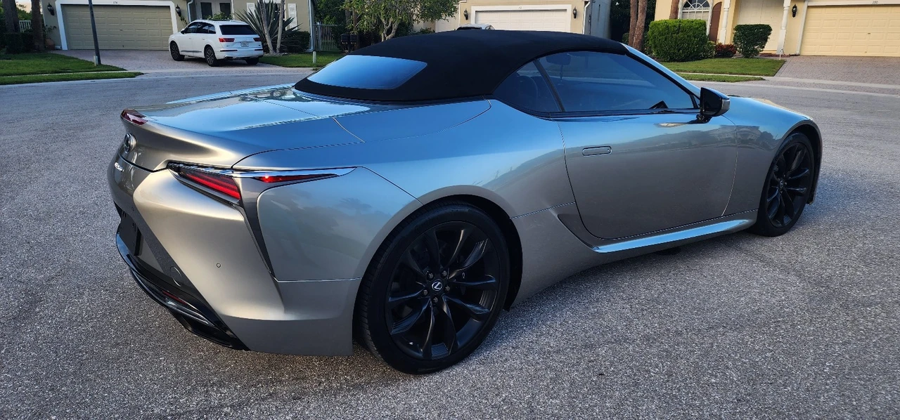 2021 Lexus LC - Image 16 of 31