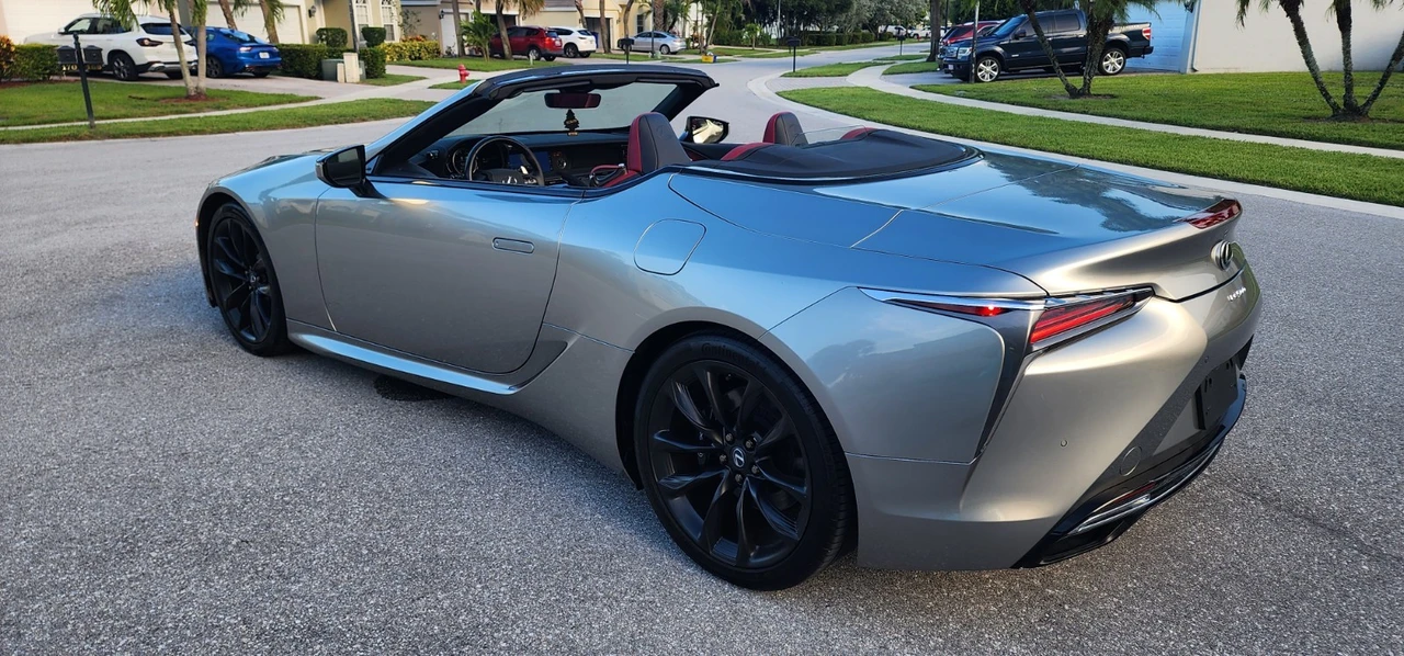 2021 Lexus LC - Image 30 of 31