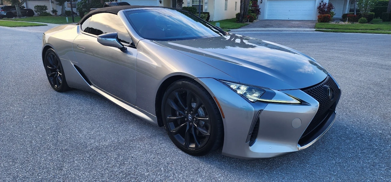 2021 Lexus LC - Image 12 of 31