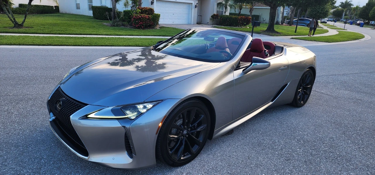 2021 Lexus LC - Image 25 of 31