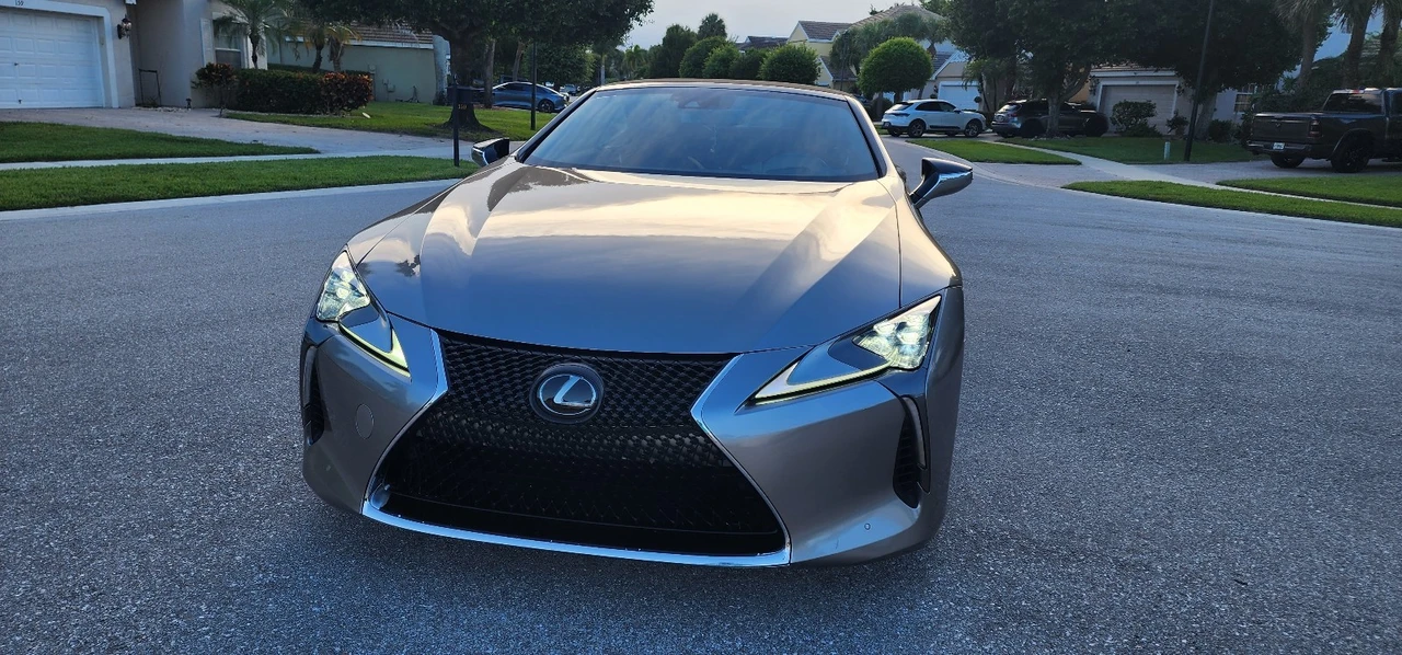 2021 Lexus LC - Image 14 of 31