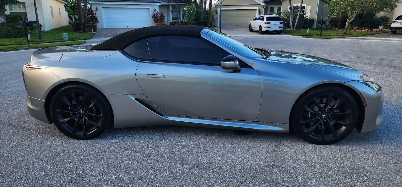 2021 Lexus LC - Image 18 of 31