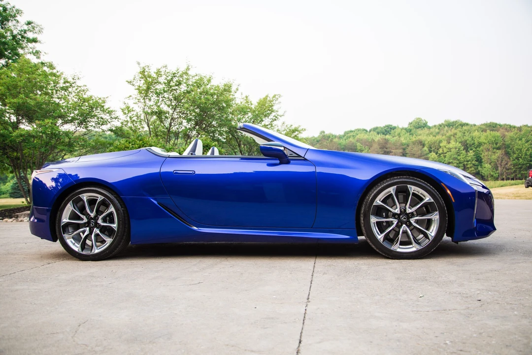 2021 Lexus LC - Image 10 of 31