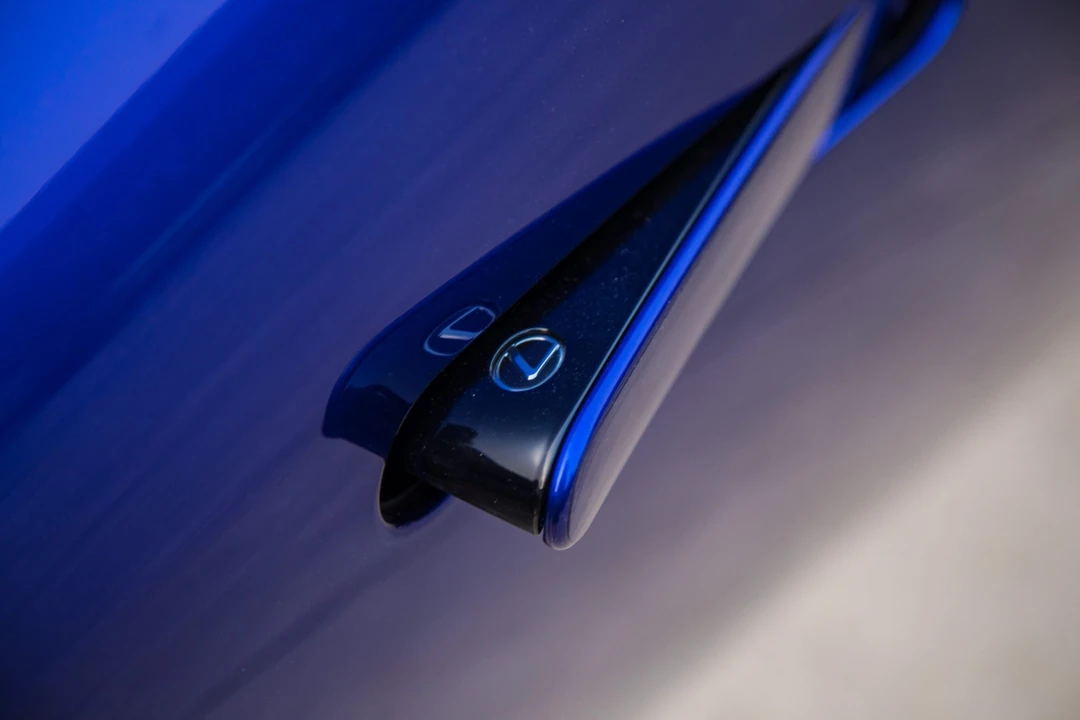 2021 Lexus LC - Image 31 of 31