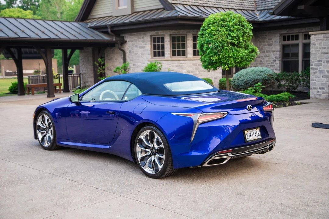 2021 Lexus LC - Image 15 of 31