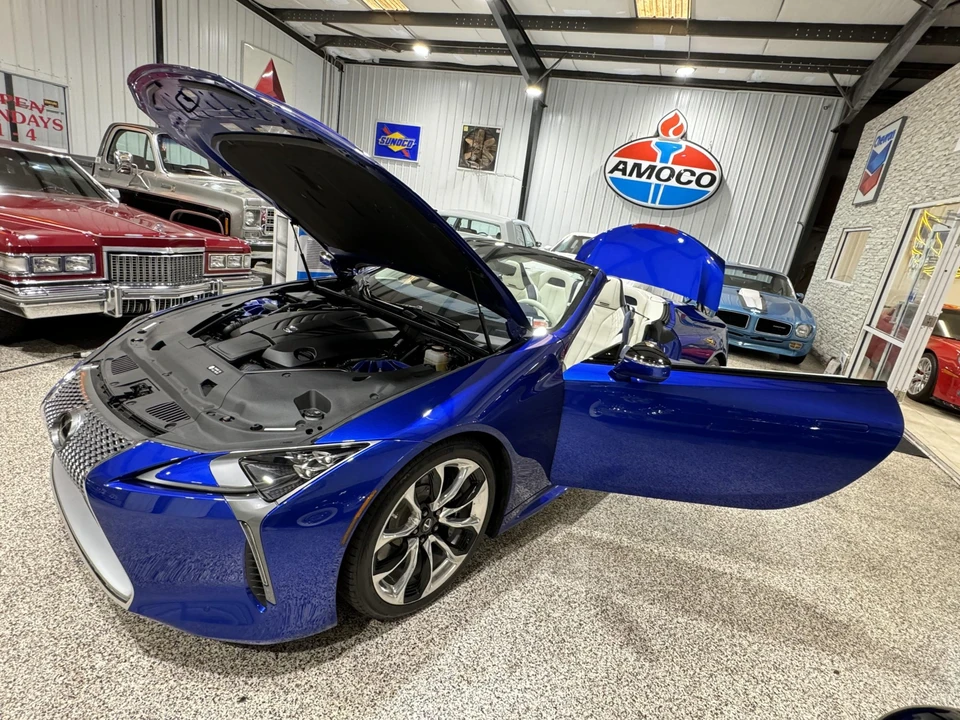 2021 Lexus LC - Image 25 of 31