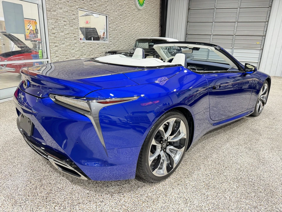 2021 Lexus LC - Image 11 of 31