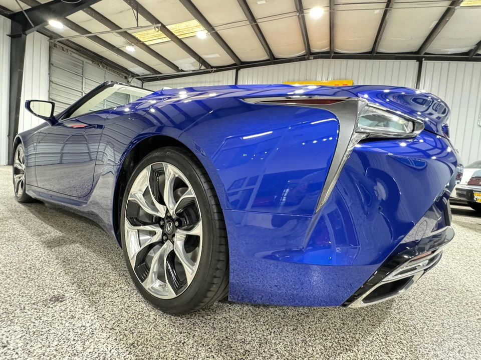 2021 Lexus LC - Image 17 of 31