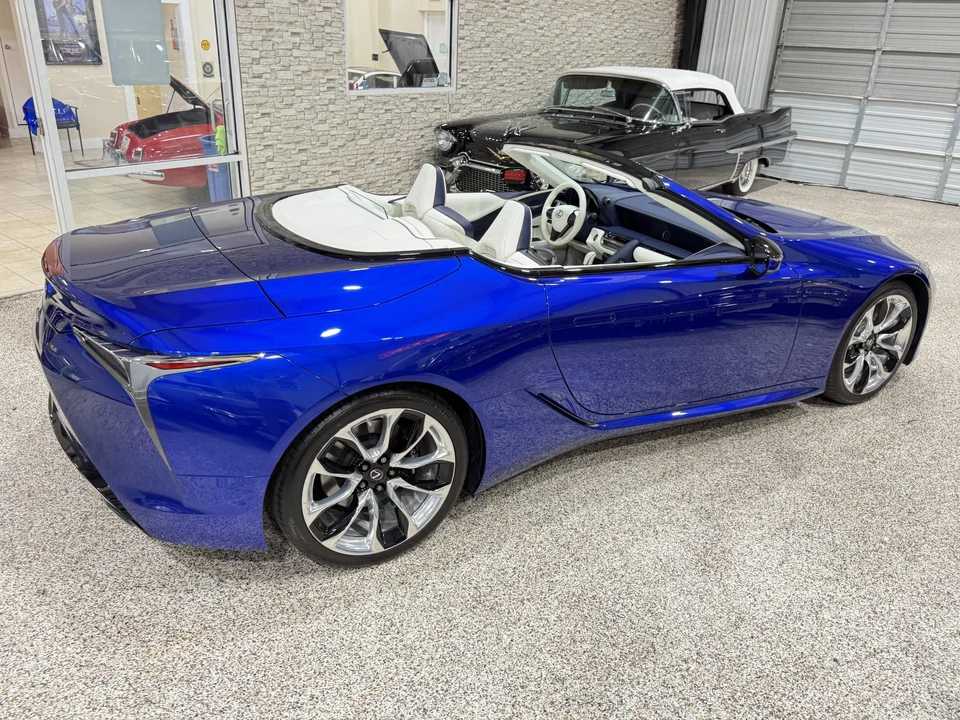 2021 Lexus LC - Image 10 of 31
