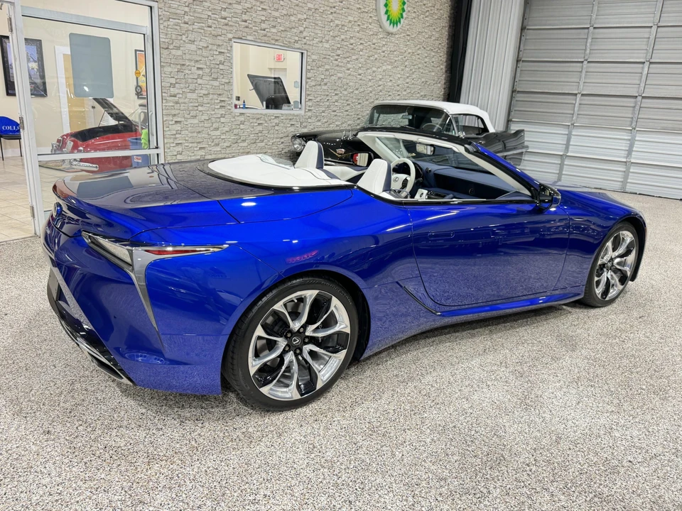 2021 Lexus LC - Image 9 of 31