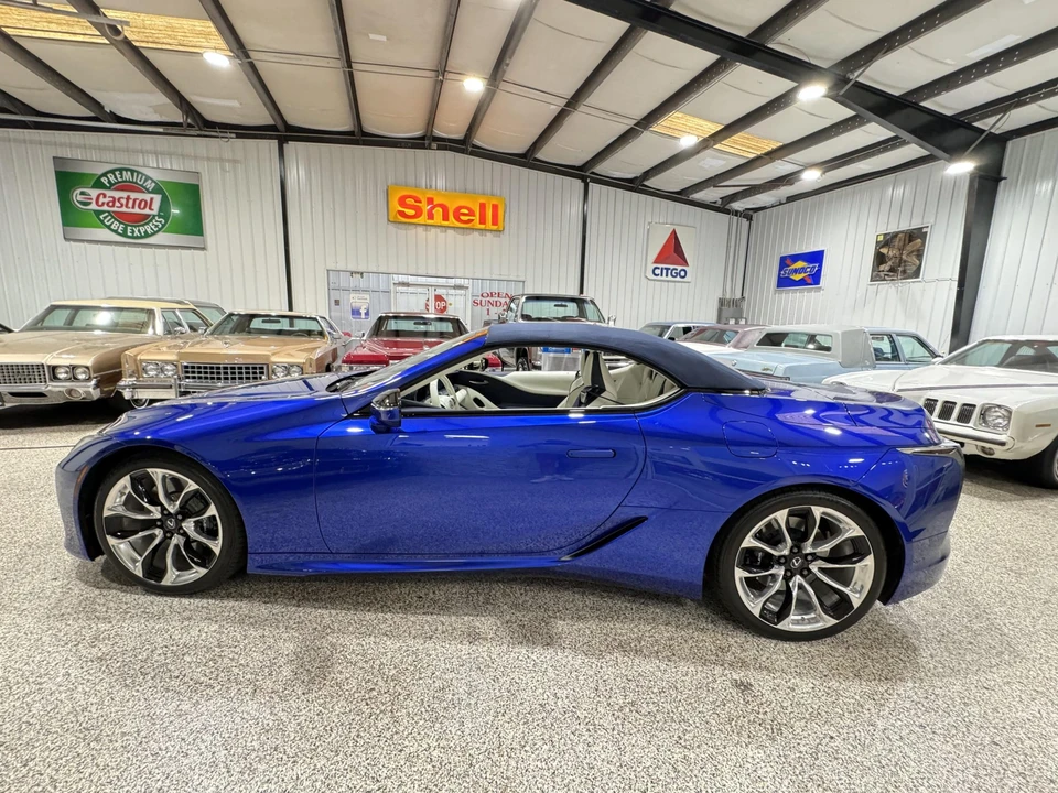 2021 Lexus LC - Image 23 of 31