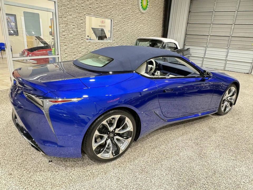 2021 Lexus LC - Image 22 of 31