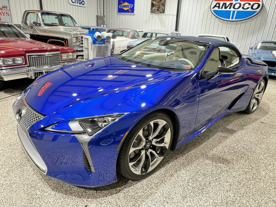 2021 Lexus LC - Image 19 of 31