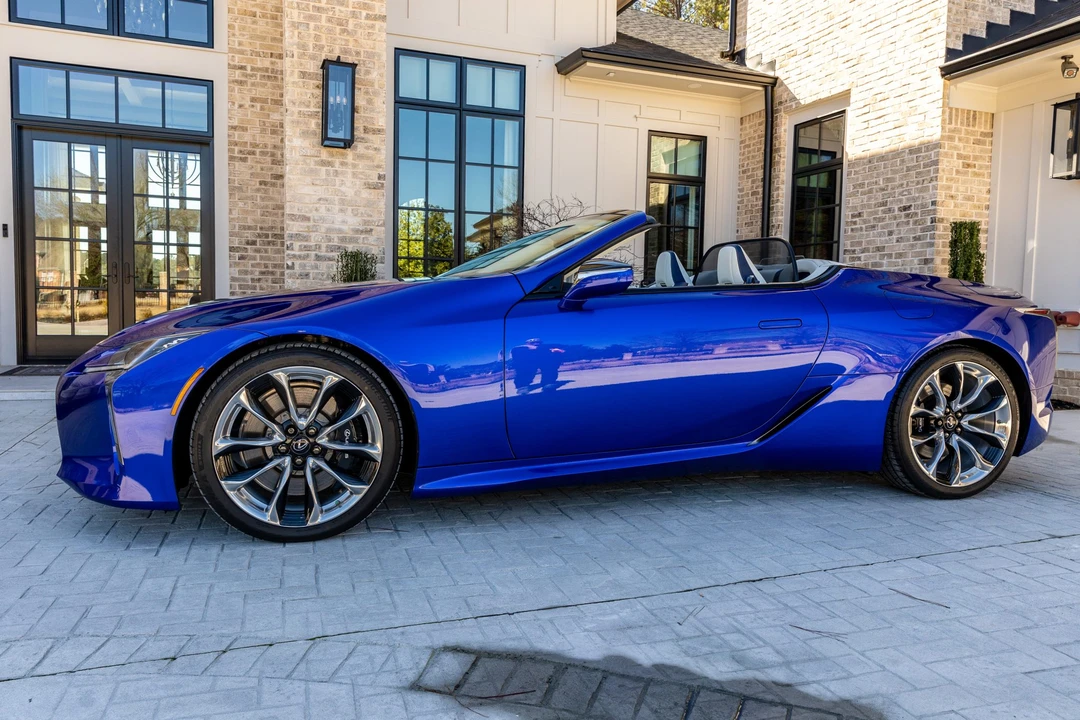 2021 Lexus LC - Image 12 of 31