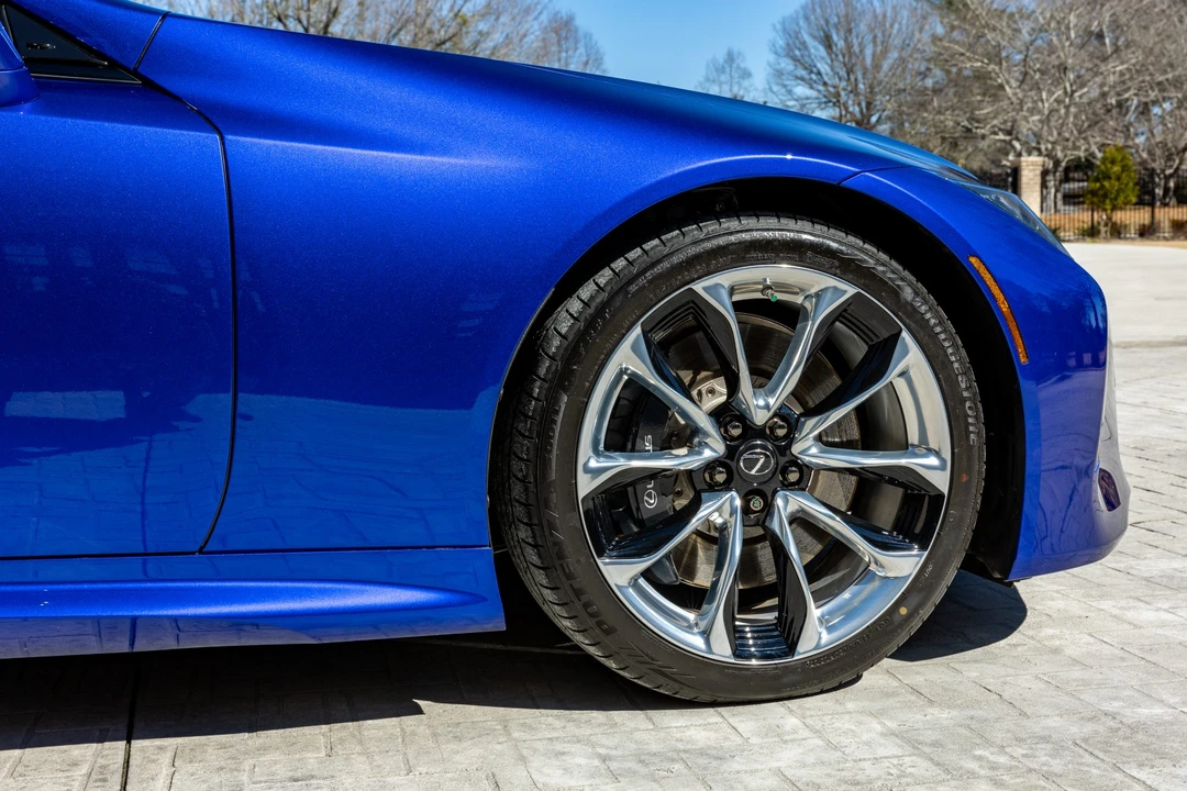 2021 Lexus LC - Image 17 of 31