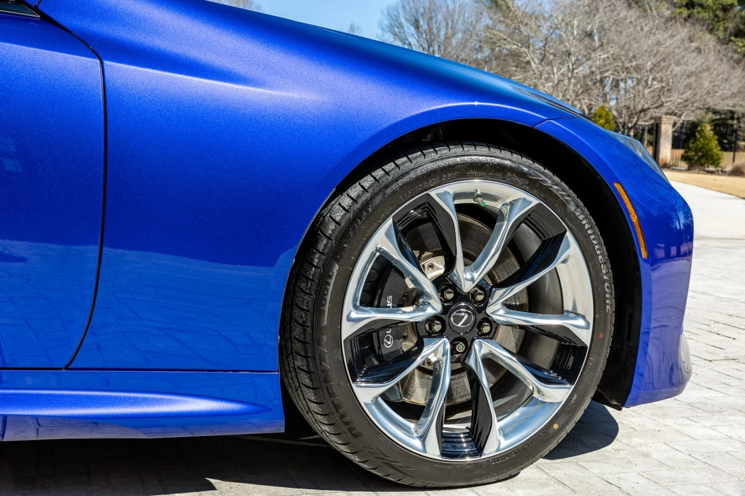 2021 Lexus LC - Image 16 of 31