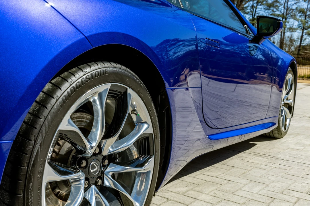 2021 Lexus LC - Image 18 of 31