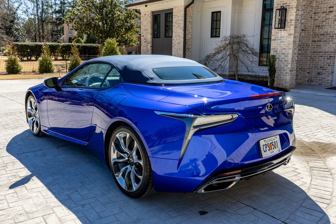 2021 Lexus LC - Image 9 of 31