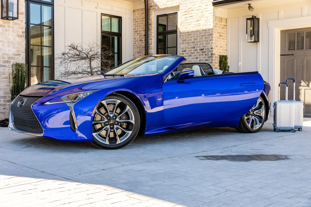 2021 Lexus LC - Image 13 of 31