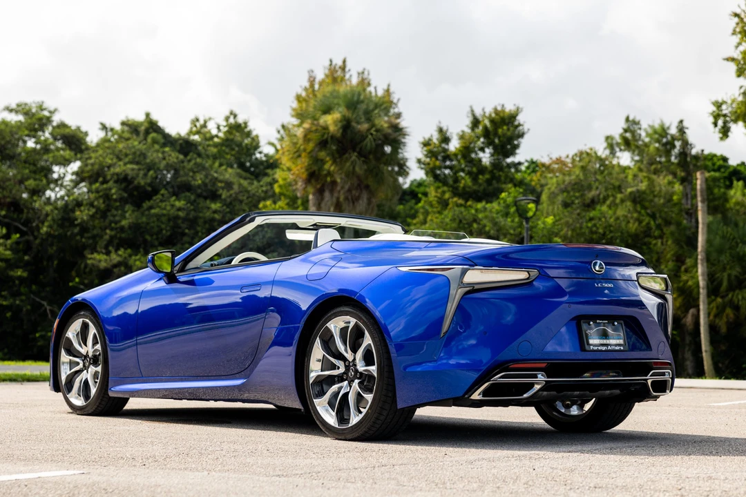 2021 Lexus LC - Image 7 of 31