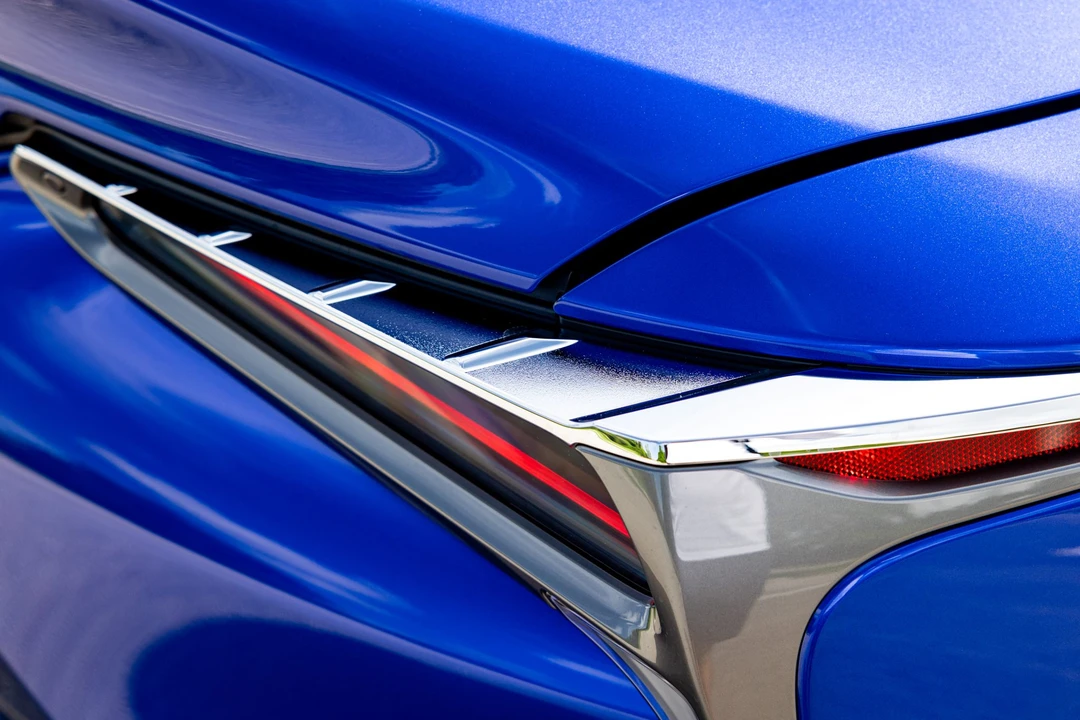 2021 Lexus LC - Image 17 of 31