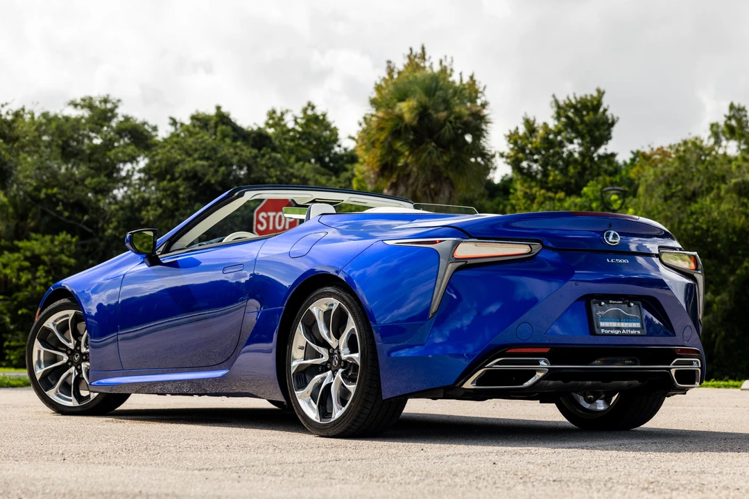 2021 Lexus LC - Image 8 of 31