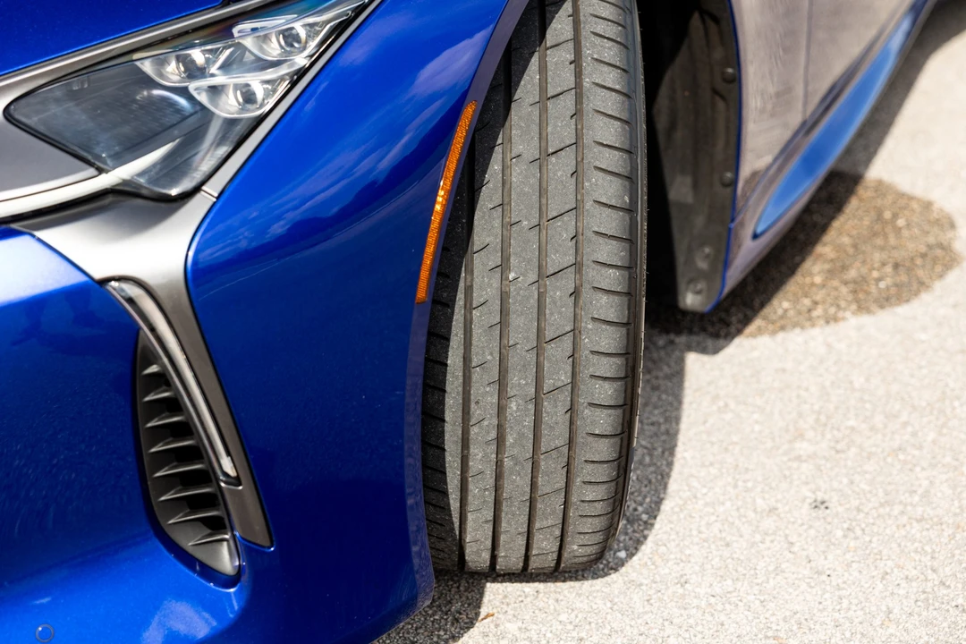 2021 Lexus LC - Image 12 of 31