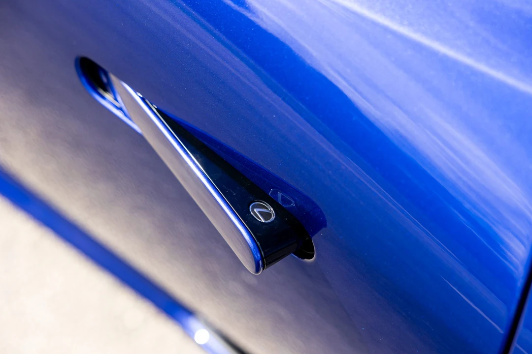 2021 Lexus LC - Image 18 of 31