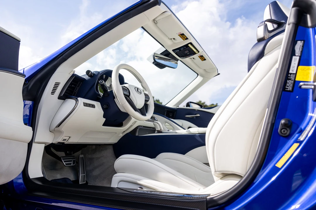 2021 Lexus LC - Image 28 of 31