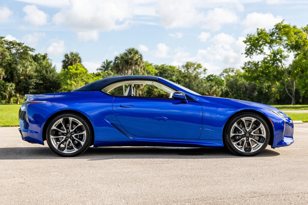 2021 Lexus LC - Image 5 of 31