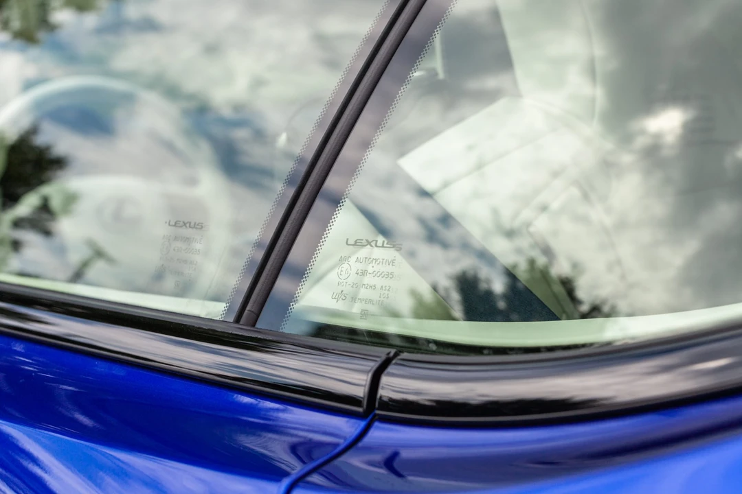2021 Lexus LC - Image 30 of 31