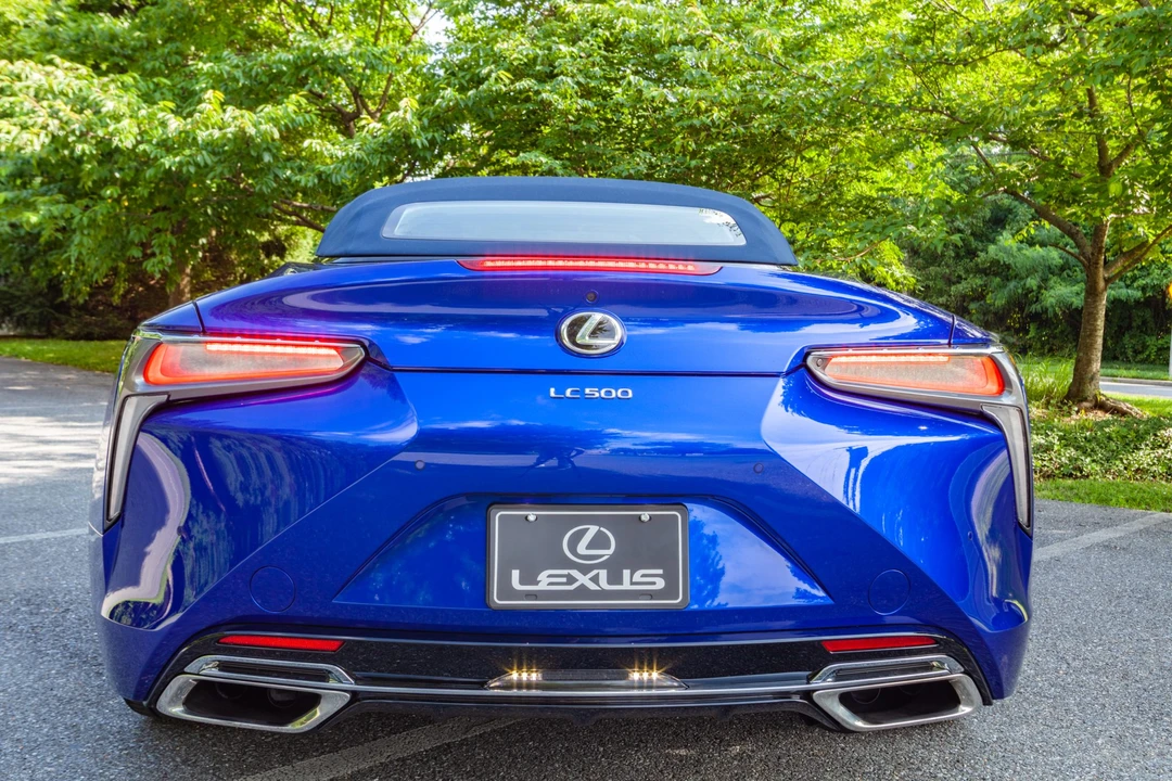 2021 Lexus LC - Image 14 of 31