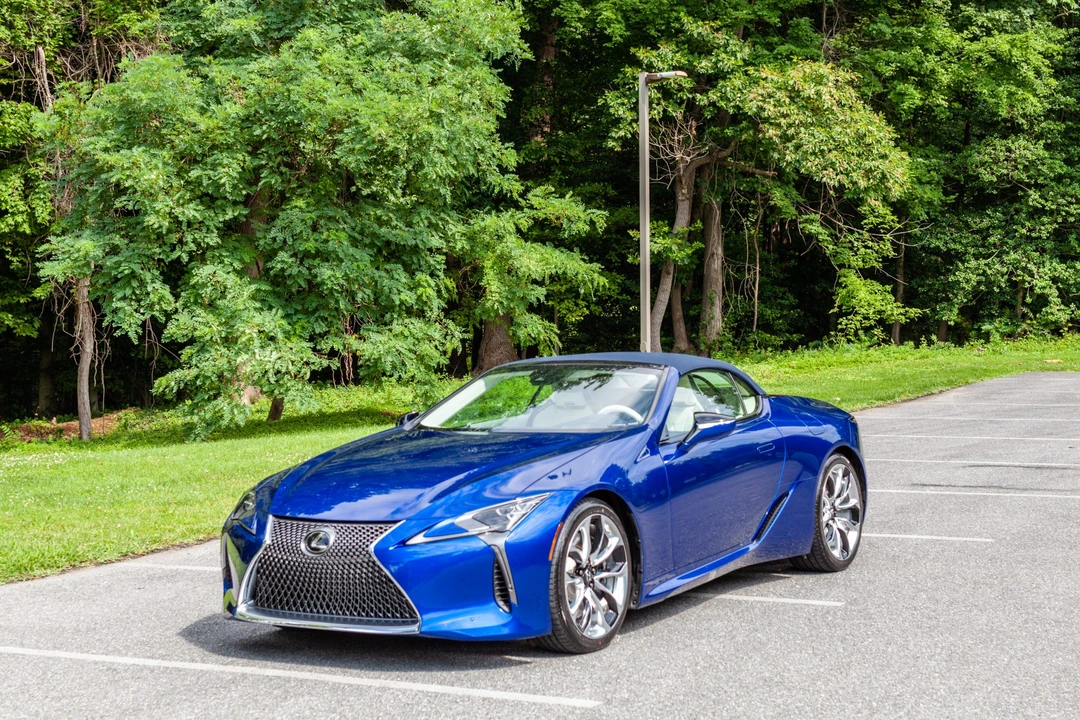 2021 Lexus LC - Image 10 of 31