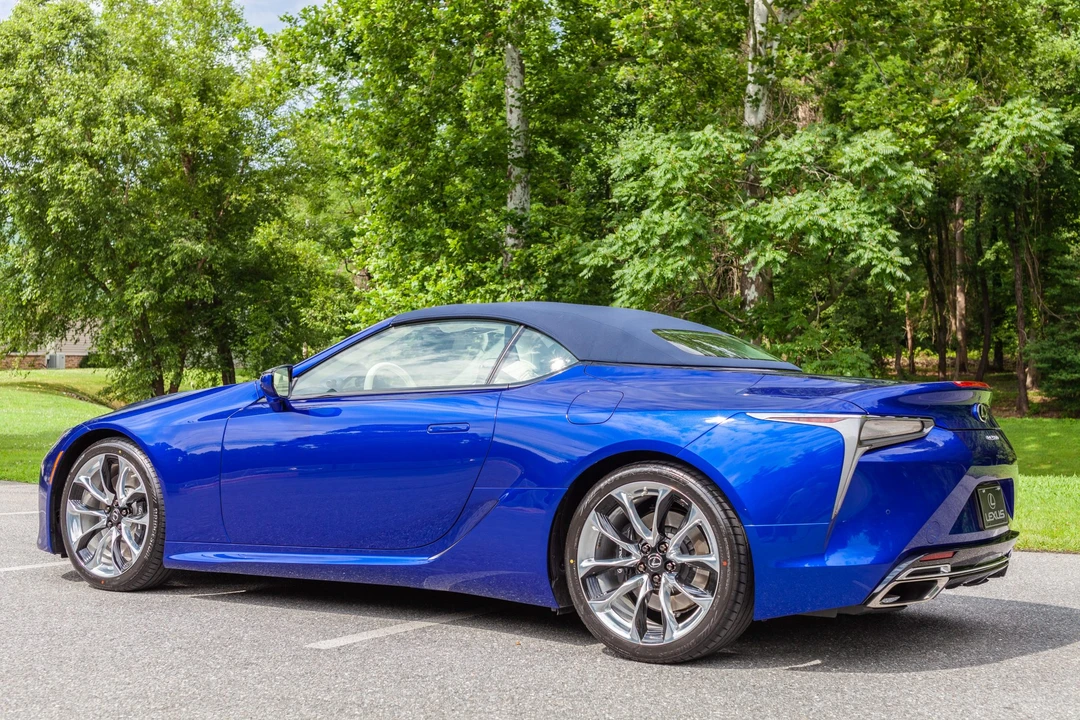 2021 Lexus LC - Image 4 of 31