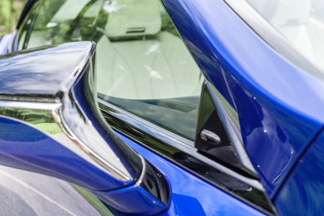 2021 Lexus LC - Image 28 of 31
