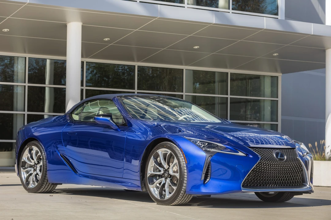 2021 Lexus LC - Image 14 of 31