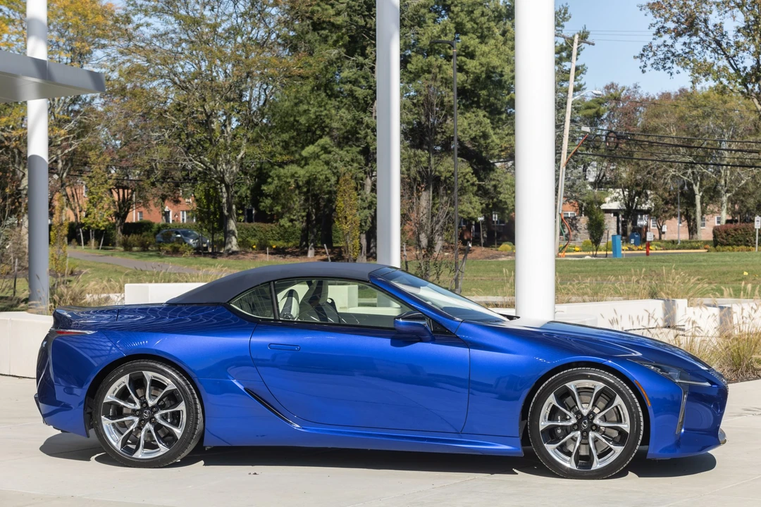 2021 Lexus LC - Image 15 of 31