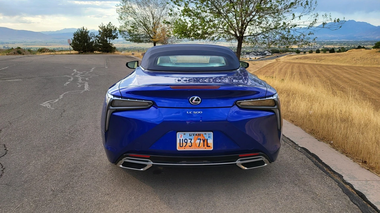 2021 Lexus LC - Image 25 of 31