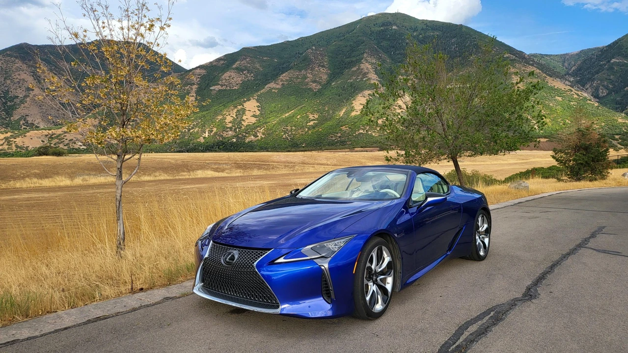 2021 Lexus LC - Image 10 of 31
