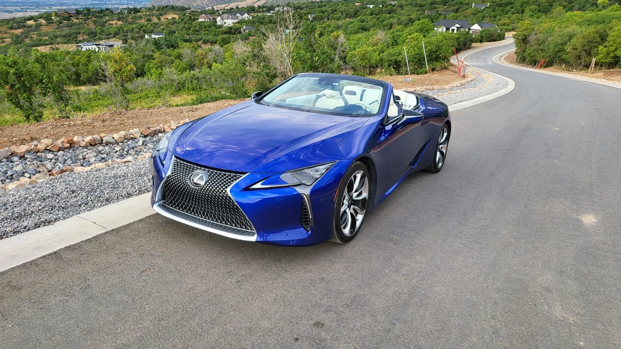 2021 Lexus LC - Image 8 of 31