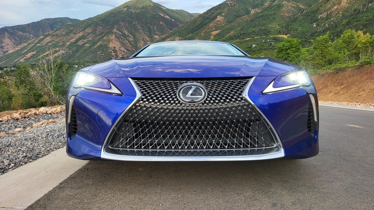 2021 Lexus LC - Image 6 of 31
