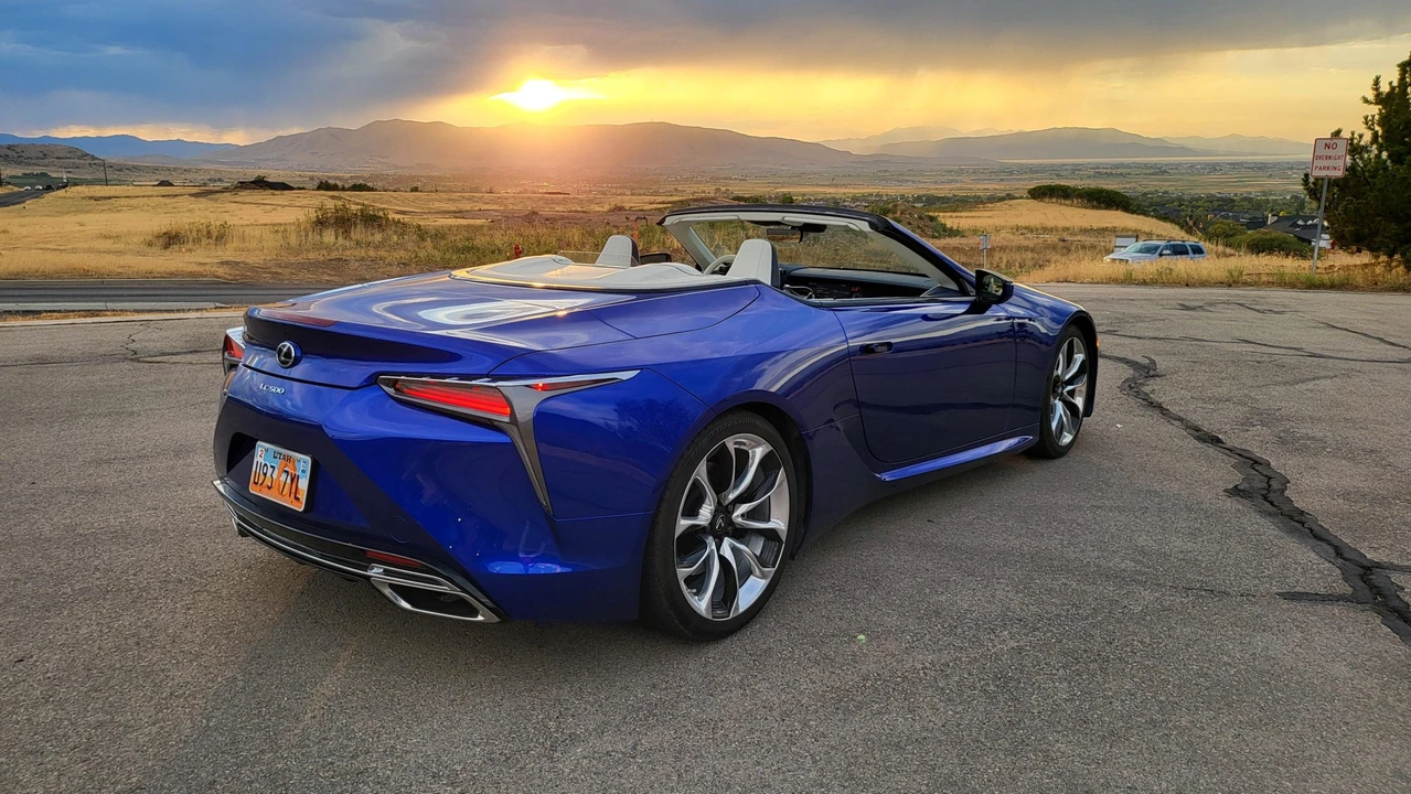2021 Lexus LC - Image 30 of 31