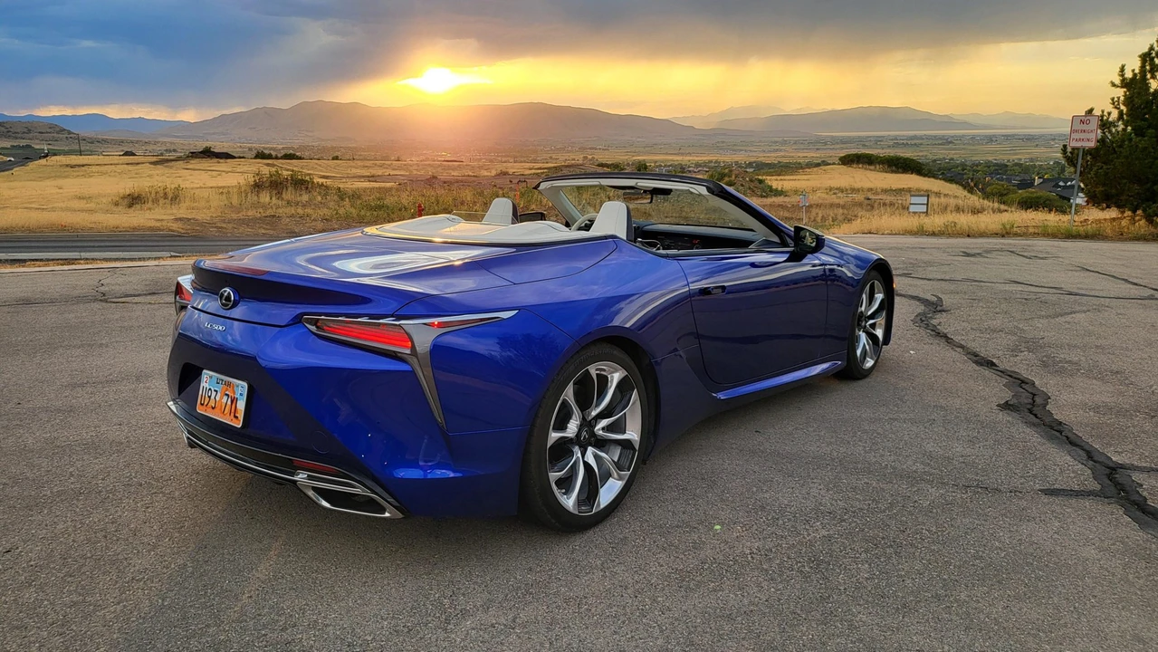 2021 Lexus LC - Image 31 of 31