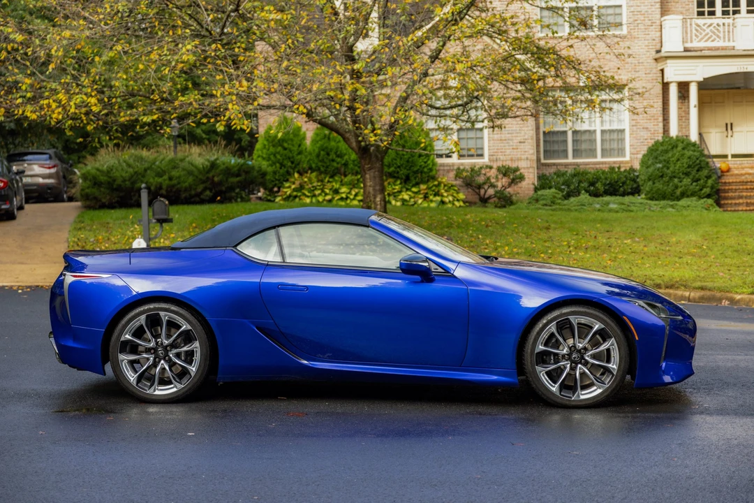 2021 Lexus LC - Image 13 of 31
