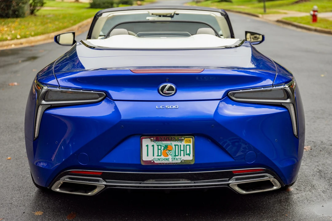2021 Lexus LC - Image 19 of 31