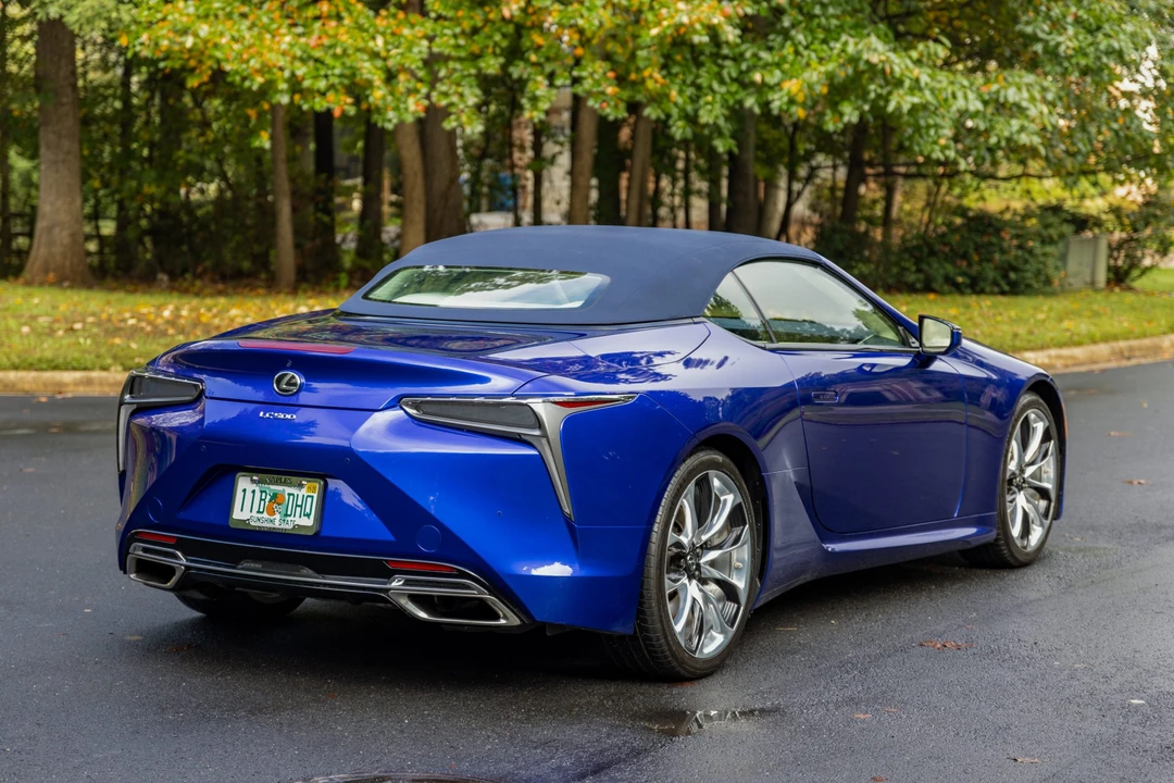 2021 Lexus LC - Image 14 of 31